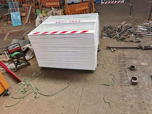 電梯井口防護門