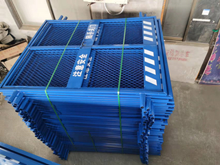 電梯井口防護(hù)門